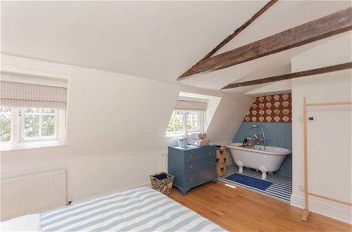 Photo 1 - Stunning 2 Bedroom Apartment in the Heart of Chelsea