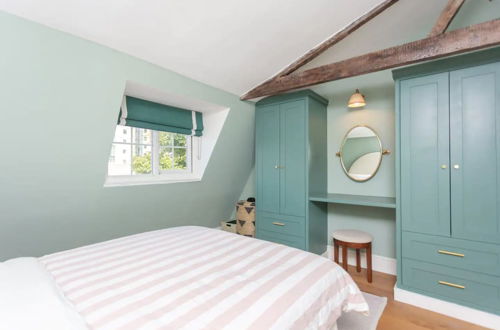 Photo 2 - Stunning 2 Bedroom Apartment in the Heart of Chelsea