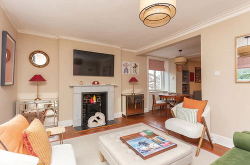 Photo 21 - Stunning 2 Bedroom Apartment in the Heart of Chelsea