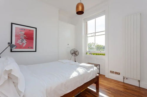 Photo 2 - Spacious 1 Bedroom Apartment in Brighton Beside the Sea