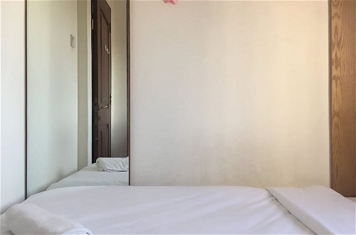 Photo 5 - Cozy 2BR Apartment At Majesty Near Maranatha University