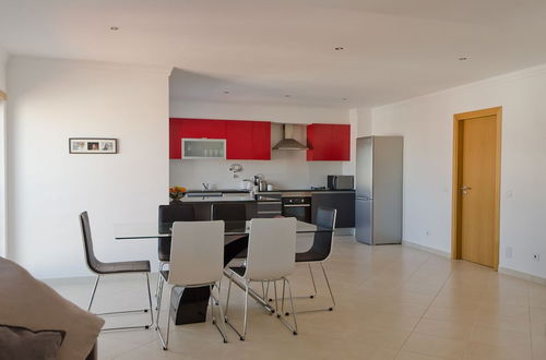 Photo 8 - Modern 2 Bed Apartment 5km Carvoeiro