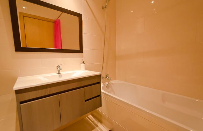 Modern 2 Bed Apartment 5km Carvoeiro - Photo 9