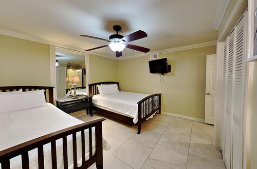 Photo 16 - Emerald Isle by Southern Vacation Rentals