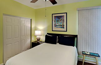 Photo 2 - Emerald Dolphin by Southern Vacation Rentals