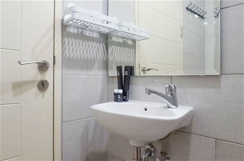 Photo 8 - Delightful Luxurious Studio Apartment Connected to Pakuwon Mall at Supermall Mansion