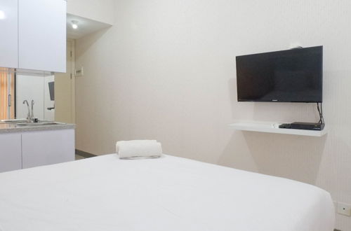 Foto 5 - Delightful Luxurious Studio Apartment Connected to Pakuwon Mall at Supermall Mansion