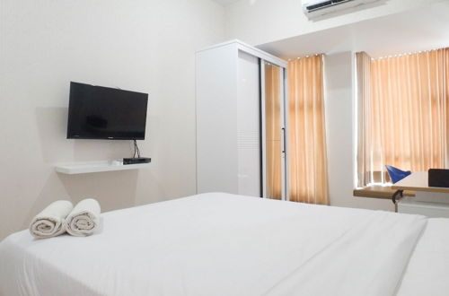 Photo 12 - Delightful Luxurious Studio Apartment Connected to Pakuwon Mall at Supermall Mansion