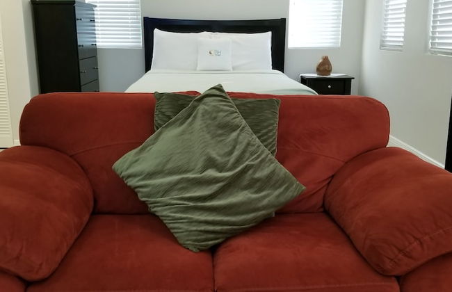 New Kingston Guest Apartment at Eight - Photo 3