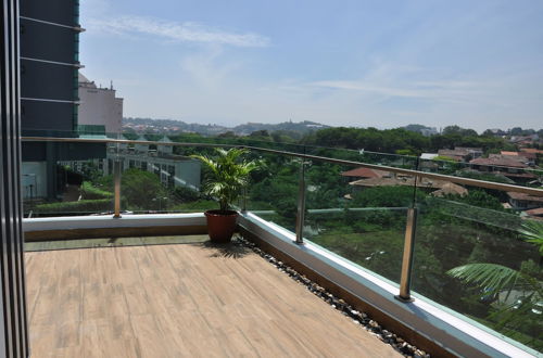 Foto 46 - Lawang Suite Apartment With Balcony