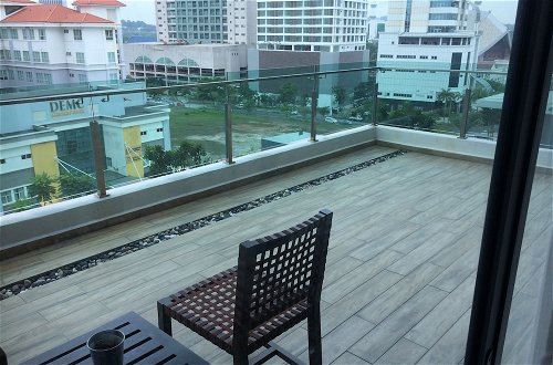 Foto 40 - Lawang Suite Apartment With Balcony