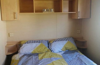 Photo 2 - Adorable 2 Bedroom Holiday Home in Clacton-on-sea