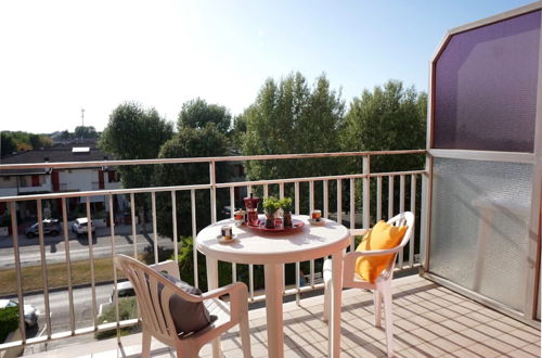 Photo 7 - Lovely Flat With Balcony and Shared Swimming Pool