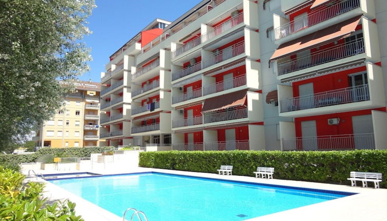 Photo 1 - Lovely Flat With Balcony and Shared Swimming Pool