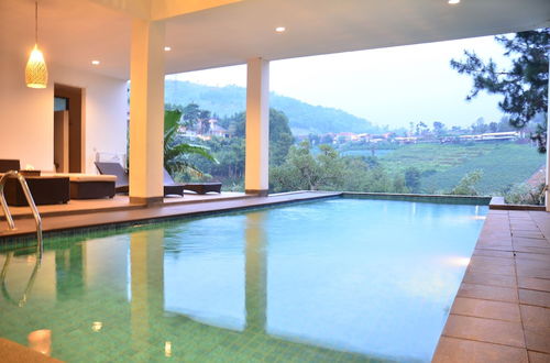 Foto 32 - Green Forest Mountain View Villa Dago Infinity Pool