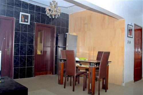 Photo 9 - Inviting 2-bed Apartment in Lagos -canal Views