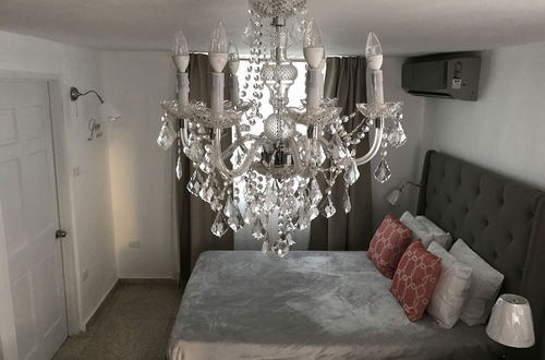 Photo 11 - Chandelier 102