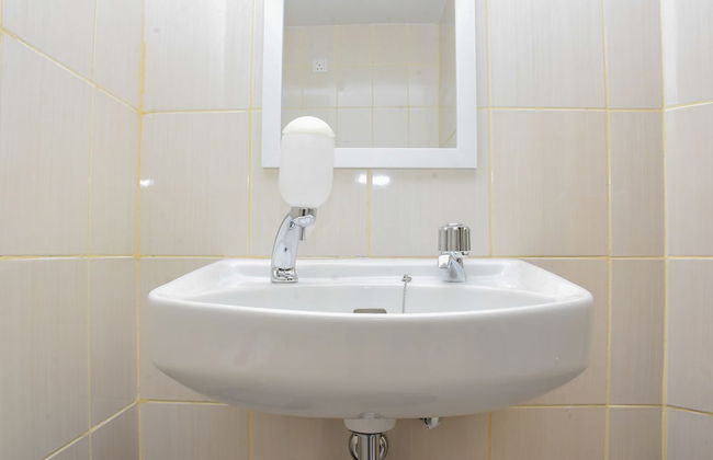 Cozy and Comfy Studio at Amethyst Apartment - Foto 10