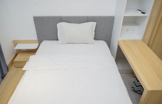 Foto 2 - Cozy Studio Room At Sky House Bsd Apartment