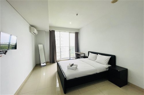 Photo 1 - Cozy Studio Room At Dago Suites Apartment