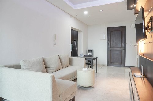 Foto 23 - Comfort And Minimalist 3Br Apartment At Bellagio Residence