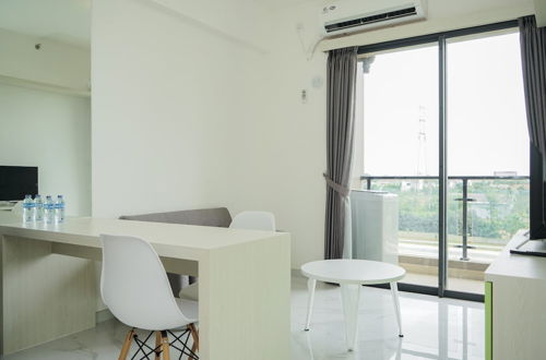 Foto 17 - Fully Furnished With Pleasure Tidy 2Br At Sky House Bsd Apartment
