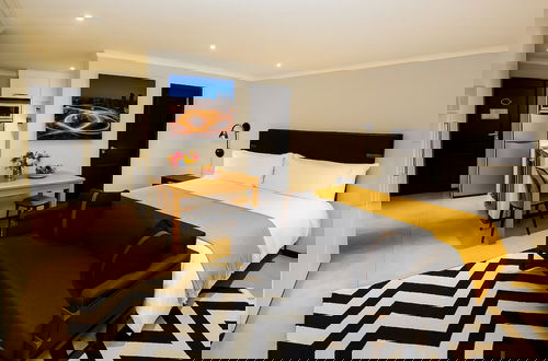 Photo 14 - The Max Hotel Sandton