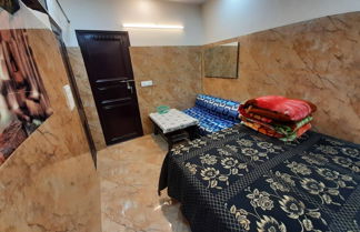 Photo 3 - Couple Friendly Private Flat in Posh Lajpat Nagar