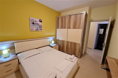 Photo 3 - Holiday One Bedroom Sea View Apartment Vlore