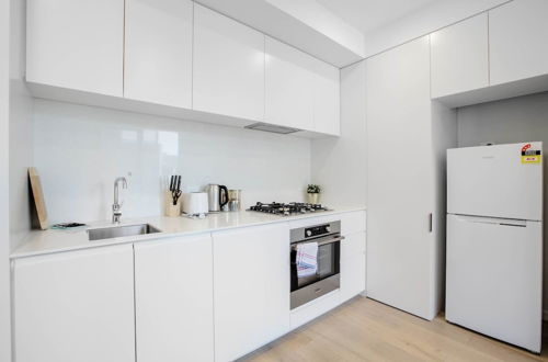 Photo 11 - Stunning Bright Apartment At Hawthron/Glenferrie Station