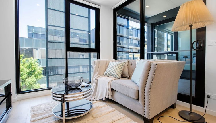 Photo 1 - Stunning Bright Apartment At Hawthron/Glenferrie Station