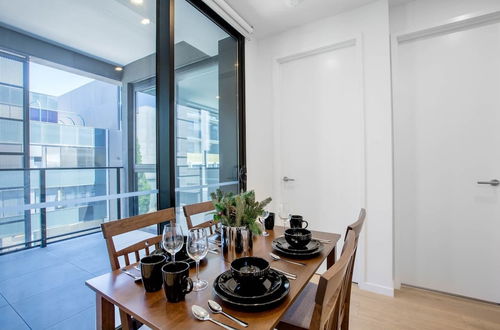 Photo 10 - Stunning Bright Apartment At Hawthron/Glenferrie Station