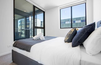 Photo 2 - Stunning Bright Apartment At Hawthron/Glenferrie Station