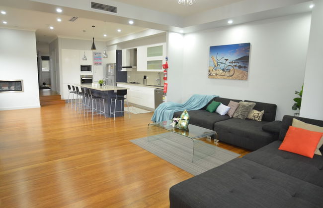 Newly Built and Spacious Home - Foto 2