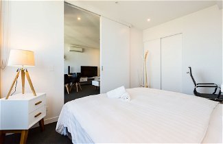 Photo 2 - SANTERI, 2BDR Melbourne Apartment