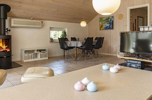 Photo 10 - Vibrant Holiday Home in Blåvand near Sea