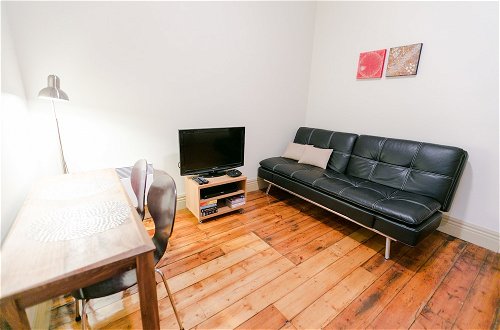 Photo 11 - Flinders Lane-studio apartment