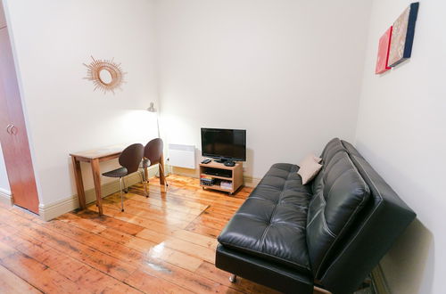 Photo 13 - Flinders Lane-studio apartment