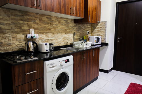 Photo 6 - Studio Apartment in Knightbridge Court