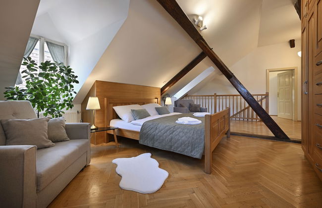 White Swan Boutique Apartments - Photo 1