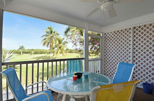 Foto 23 - Coral Breeze by Avantstay Close to Beach w/ Balcony & Shared Pool! Month Long Stays Only