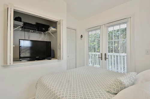 Photo 22 - Coral Breeze by Avantstay Close to Beach w/ Balcony & Shared Pool! Month Long Stays Only