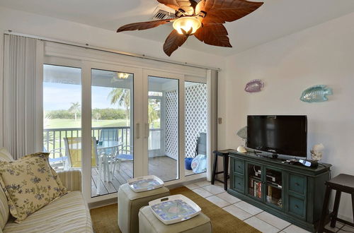 Foto 12 - Coral Breeze by Avantstay Close to Beach w/ Balcony & Shared Pool! Month Long Stays Only