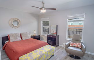 Foto 2 - Freshly Remodeled 3BR 2BA Near Fantastic Downtown