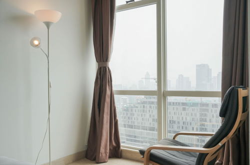 Foto 5 - Minimalist And Strategic Studio Room At Menteng Park Apartment