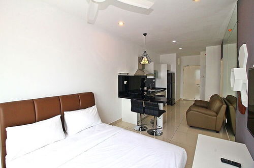 Photo 12 - Mansion One Suites By Merlene