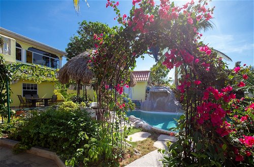 Photo 12 - Breathtaking Family Designer Villa w/ Private Pool & Tropical Garden
