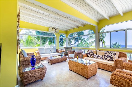 Foto 31 - Breathtaking Family Designer Villa w/ Private Pool & Tropical Garden