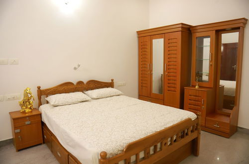 Photo 11 - Beautiful 2-bed Apartment in Ernakulam