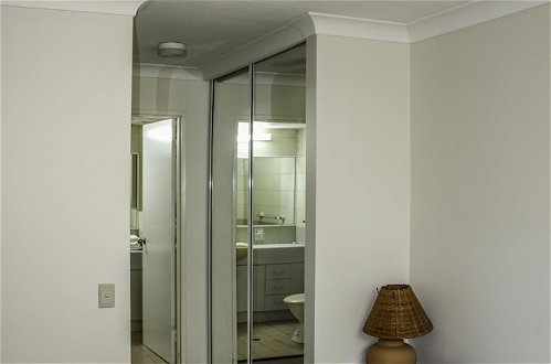 Photo 3 - Surfers Beach Holiday Apartments